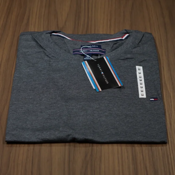 Camisa Tommy Hilfiger Básica Peruana - Imagem 19