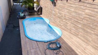 REFORMA E PINTURA DE PISCINA DE FIBRA