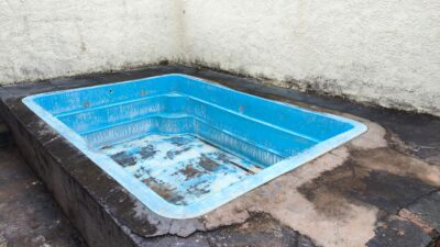 REFORMA E PINTURA DE PISCINA DE FIBRA