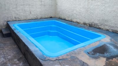 REFORMA E PINTURA DE PISCINA DE FIBRA