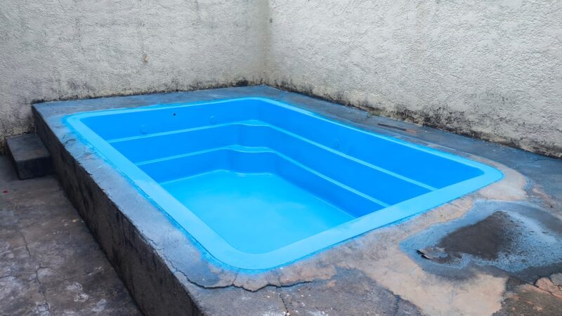 REFORMA E PINTURA DE PISCINA DE FIBRA