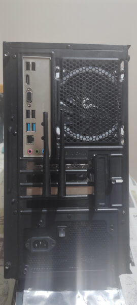 Cpu i5-12600k 12gb de Memoria 256gb Nvme Gabinete Mini Torre ITX
