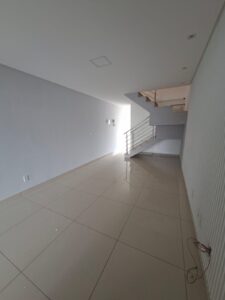 Alugo sobrado What 62 99355-4385
