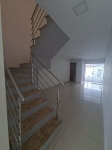 Alugo sobrado What 62 99355-4385