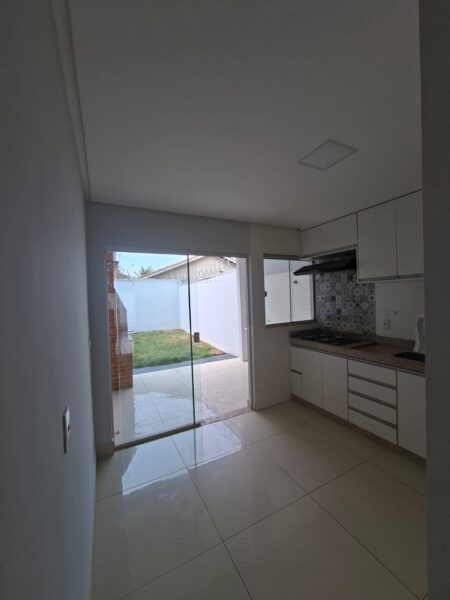 Alugo sobrado What 62 99355-4385