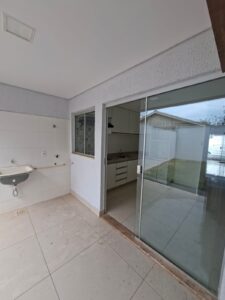 Alugo sobrado What 62 99355-4385