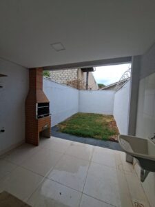Alugo sobrado What 62 99355-4385