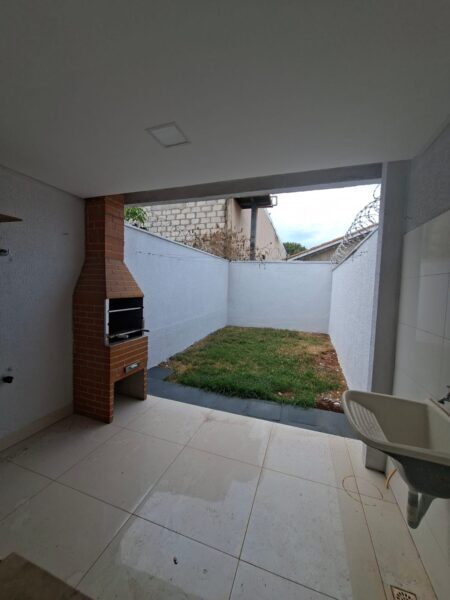 Alugo sobrado What 62 99355-4385