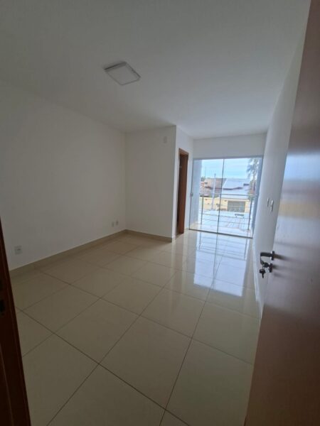 Alugo sobrado What 62 99355-4385