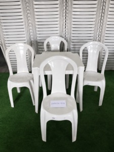 Vendo jogos de mesas brancas