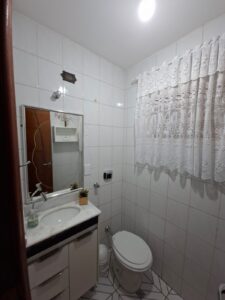 CASA DE 2 ANDARES | 3 QUARTOS | 1 SUÍTE | 4 BANHEIROS | ATÉ 3 CARROS | SUBSOLO MULTIUSO