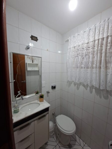 CASA DE 2 ANDARES | 3 QUARTOS | 1 SUÍTE | 4 BANHEIROS | ATÉ 3 CARROS | SUBSOLO MULTIUSO