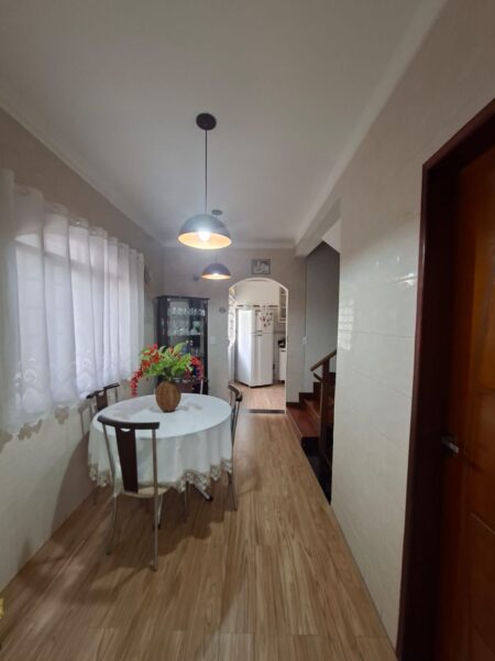 CASA DE 2 ANDARES | 3 QUARTOS | 1 SUÍTE | 4 BANHEIROS | ATÉ 3 CARROS | SUBSOLO MULTIUSO