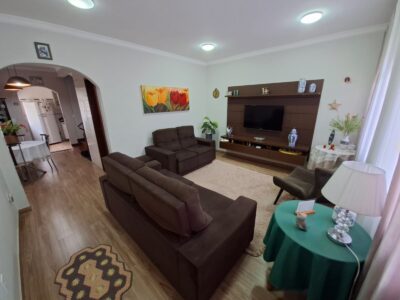 CASA DE 2 ANDARES | 3 QUARTOS | 1 SUÍTE | 4 BANHEIROS | ATÉ 3 CARROS | SUBSOLO MULTIUSO
