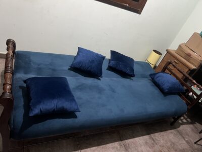 Sofá -cama vintage anos 60, em madeira nobre - jacarandá