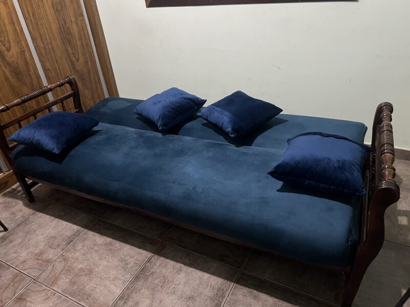 Sofá -cama vintage anos 60, em madeira nobre - jacarandá