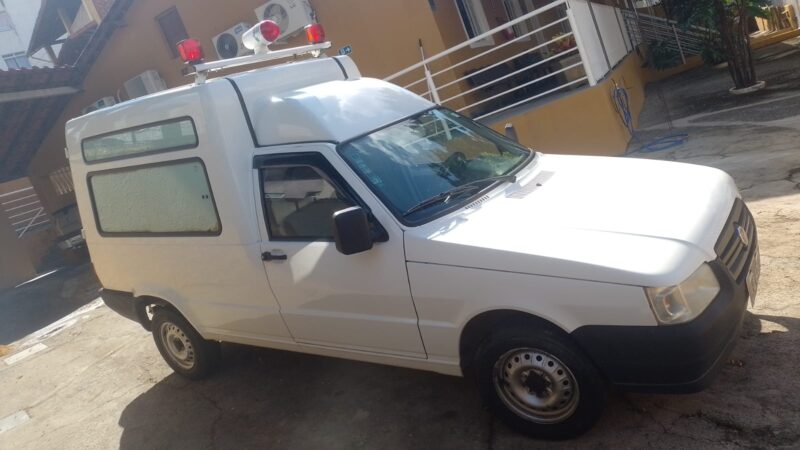 Vende-se Fiorino Ambulância ano 2008 Contato (31) 99198.3489